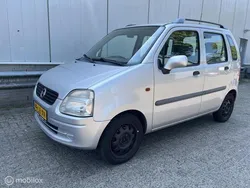 Grijs Gebruikt 2002 Opel Agila Comfort Hatchback | € 995 (Eerlijke prijs)