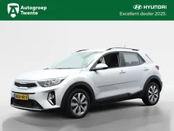 Grijs, metallic lak Gebruikt 2023 Kia Stonic SUV | € 18.750 (Goede deal)