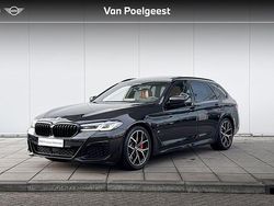 Saphirschwarz metallic (475) (donker zwart metallic) Gebruikt 2021 BMW 530 Executive Stationwagen | € 39.900 (Goede deal)