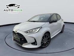 Grijs Gebruikt 2022 Toyota Yaris Sport Hatchback | € 22.745 (Goede deal)
