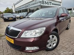 Rood Gebruikt 2011 Skoda Octavia Elegance Stationwagen | € 7.950 (Eerlijke prijs)