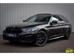 Zwart Gebruikt 2023 BMW 530 M Sport Stationwagen | € 46.950 (Eerlijke prijs)