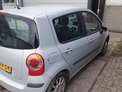 Grijs Gebruikt 2005 Renault Modus Luxe MPV | € 600 (Eerlijke prijs)