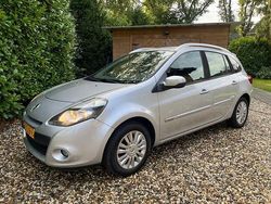 Grijs Gebruikt 2011 Renault Clio GrandTour Collection Stationwagen | € 3.990 (Eerlijke prijs)