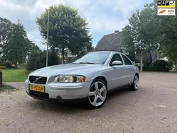 Grijs Gebruikt 2005 Volvo S60 Kinetic Sedan | € 1.499 (Eerlijke prijs)