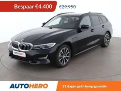 Zwart Gebruikt 2021 BMW 330e Luxury Line Stationwagen | € 25.749 (Super prijs)