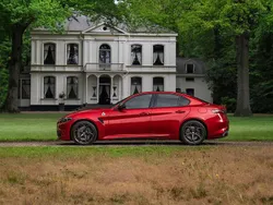Rood Gebruikt 2025 Alfa Romeo Giulia Quadrifoglio Sedan | € 154.520