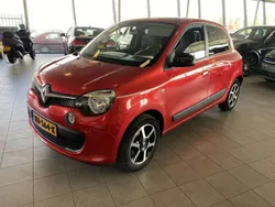 Rood Gebruikt 2017 Renault Twingo LIMITED Hatchback | € 6.990 (Super prijs)