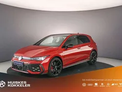 Rood Nieuw 2025 VW Golf VIII GTE Hatchback | € 53.025 (Eerlijke prijs)