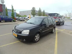 Zwart Gebruikt 2004 Kia Carens EX MPV | € 1.950