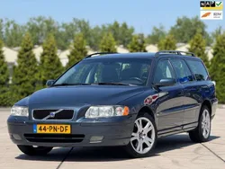 Blauw, metallic lak Gebruikt 2004 Volvo V70 Momentum Stationwagen | € 2.950 (Super prijs)