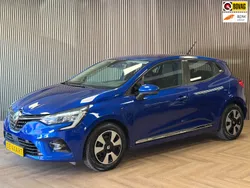 Blauw Gebruikt 2021 Renault Clio V Business Hatchback | € 13.995 (Eerlijke prijs)