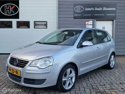 Grijs Gebruikt 2008 VW Polo Hatchback | € 3.950 (Eerlijke prijs)