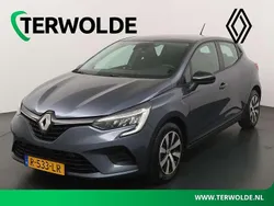Gris titanium Gebruikt 2022 Renault Clio V Equilibre Hatchback | € 14.445 (Eerlijke prijs)