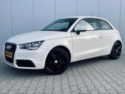 Wit Gebruikt 2011 Audi A1 Attraction Hatchback | € 7.249 (Duur)