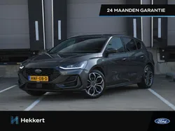 Grijs Gebruikt 2022 Ford Focus ST-Line X Hatchback | € 24.995 (Eerlijke prijs)