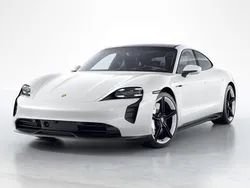 Carrarawit metallic Gebruikt 2023 Porsche Taycan GTS Sedan | € 96.900 (Eerlijke prijs)
