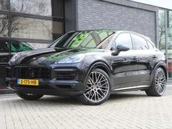 Zwart Gebruikt 2022 Porsche Cayenne Platinum Edition SUV | € 82.950 (Eerlijke prijs)