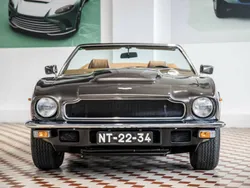 Aston Martin V8