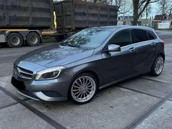Zilver Gebruikt 2013 Mercedes A180 Edition Sedan | € 8.000 (Eerlijke prijs)