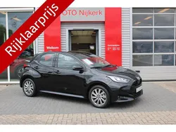 Zwart Gebruikt 2024 Toyota Yaris Hybrid Limited Hatchback | € 26.400 (Iets duurder)