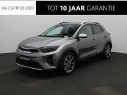 Grijs, metallic lak Gebruikt 2024 Kia Stonic SUV | € 26.400 (Eerlijke prijs)
