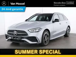 Zilver, metallic lak Gebruikt 2024 Mercedes C300e AMG line Stationwagen | € 49.945 (Eerlijke prijs)