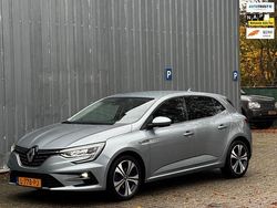 Grijs Gebruikt 2021 Renault Mégane IV Intens Hatchback | € 16.950 (Eerlijke prijs)