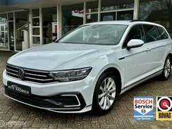 Wit, metallic lak Gebruikt 2020 VW Passat Business Stationwagen | € 19.600 (Goede deal)