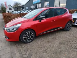 Rood Gebruikt 2014 Renault Clio IV Night&Day Hatchback | € 8.749 (Eerlijke prijs)