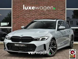 Grijs Gebruikt 2022 BMW 330 M Sport Stationwagen | € 47.900 (Duur)