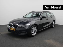 Zwart Gebruikt 2021 BMW 318 Basis Stationwagen | € 25.900 (Eerlijke prijs)