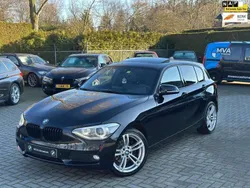 Zwart, metallic lak Gebruikt 2012 BMW 118 Sport Line Hatchback | € 11.950 (Iets duurder)