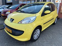 Geel Gebruikt 2006 Peugeot 107 Hatchback | € 1.499 (Goede deal)