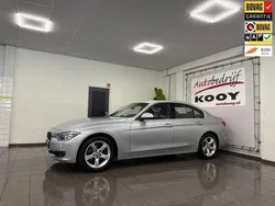 Grijs Gebruikt 2012 BMW 320 Executive Sedan | € 12.975 (Eerlijke prijs)