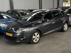 Grijs, metallic lak Gebruikt 2011 Renault Mégane GrandTour Dynamique Stationwagen | € 4.249 (Eerlijke prijs)