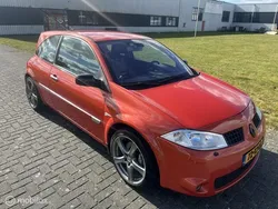 Oranje Gebruikt 2006 Renault Mégane II R.S. Hatchback | € 8.999