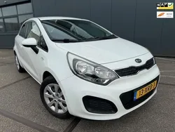 Wit Gebruikt 2012 Kia Rio Comfort Hatchback | € 5.899 (Eerlijke prijs)