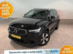 Zwart, metallic lak Gebruikt 2023 Volvo XC40 Core SUV | € 33.850 (Super prijs)