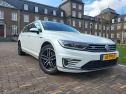 Wit Gebruikt 2015 VW Passat Highline Stationwagen | € 12.500 (Eerlijke prijs)
