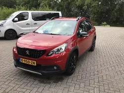 Rood Gebruikt 2017 Peugeot 2008 GT-line SUV | € 9.950 (Goede deal)