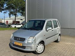 Grijs Gebruikt 2002 Opel Agila Comfort Hatchback | € 1.250 (Eerlijke prijs)