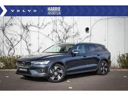 Zwart Gebruikt 2022 Volvo V60 CC Pro Stationwagen | € 40.899 (Eerlijke prijs)