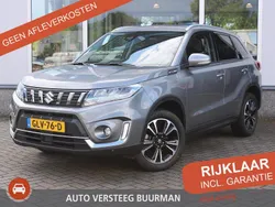 Grijs Gebruikt 2022 Suzuki Vitara Style SUV | € 25.950 (Eerlijke prijs)