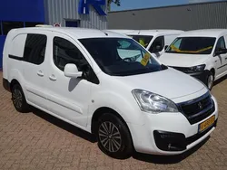 Wit Gebruikt 2017 Peugeot Partner Premium MPV | € 7.950 (Eerlijke prijs)