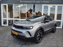 Grijs (metallic) Gebruikt 2023 Opel Mokka GS Line SUV | € 20.950 (Goede deal)