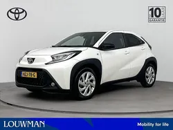 Wit Gebruikt 2024 Toyota Aygo Envy Hatchback | € 19.245 (Eerlijke prijs)