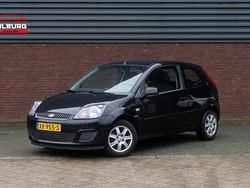 Zwart (metallic) Gebruikt 2007 Ford Fiesta Cool & Sound Edition Hatchback | € 1.849 (Eerlijke prijs)