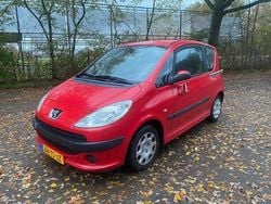 Gebruikt 2009 Peugeot 1007 Hatchback | € 899 (Super prijs)