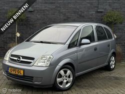 Grijs Gebruikt 2005 Opel Meriva Enjoy MPV | € 995 (Eerlijke prijs)